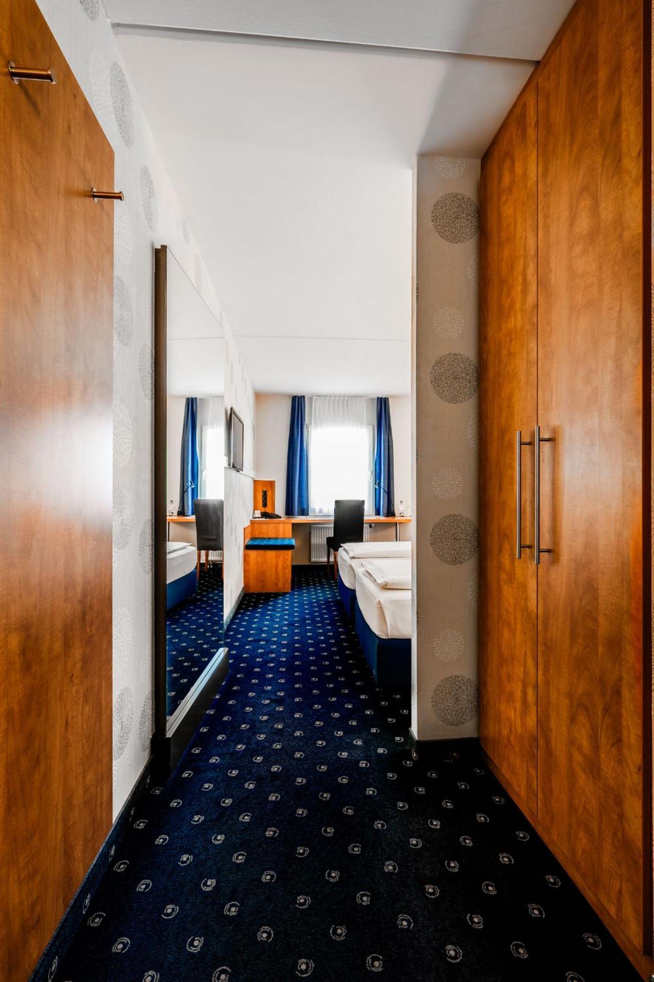 Bonjour Tagungshotel Stuttgart-גרלינגן מראה חיצוני תמונה