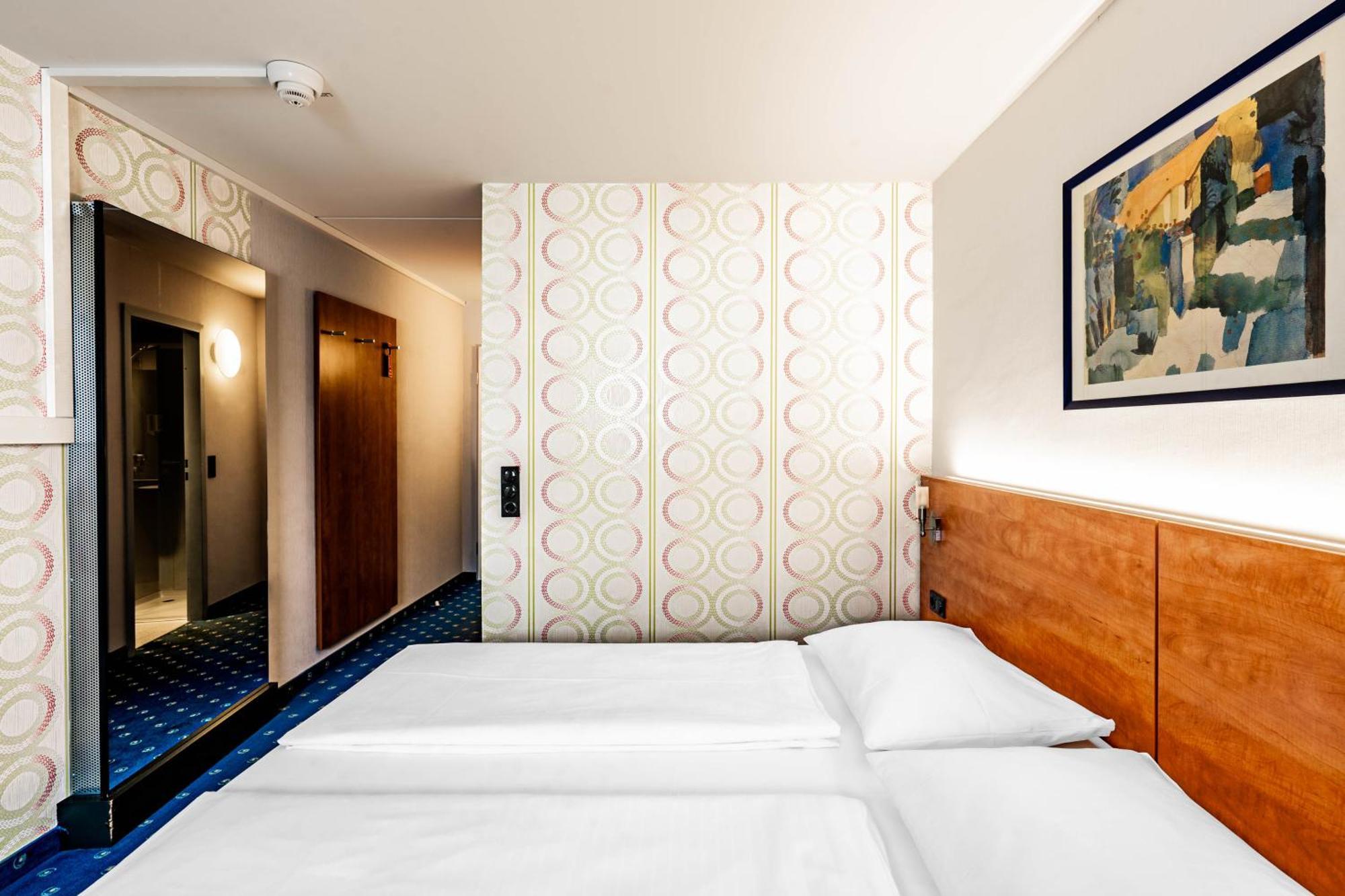 Bonjour Tagungshotel Stuttgart-גרלינגן מראה חיצוני תמונה